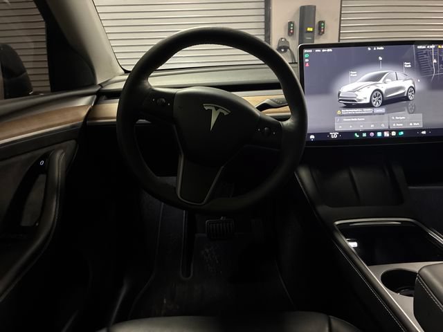 Used 2024 Tesla Model Y Long Range RWD image 15