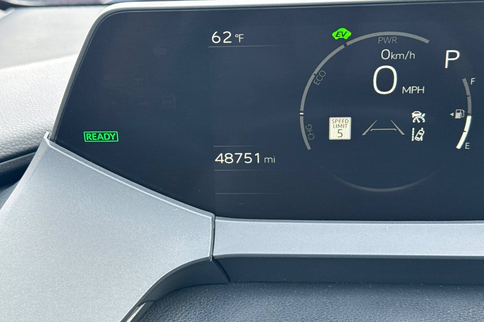 Certified 2025 Toyota Prius LE FWD image 42