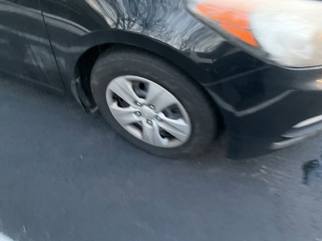 Used 2016 Kia Forte LX image 3