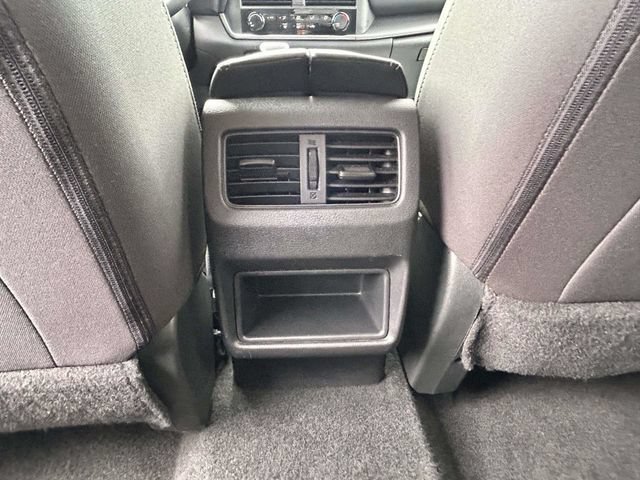 Used 2024 Nissan Rogue S FWD image 10