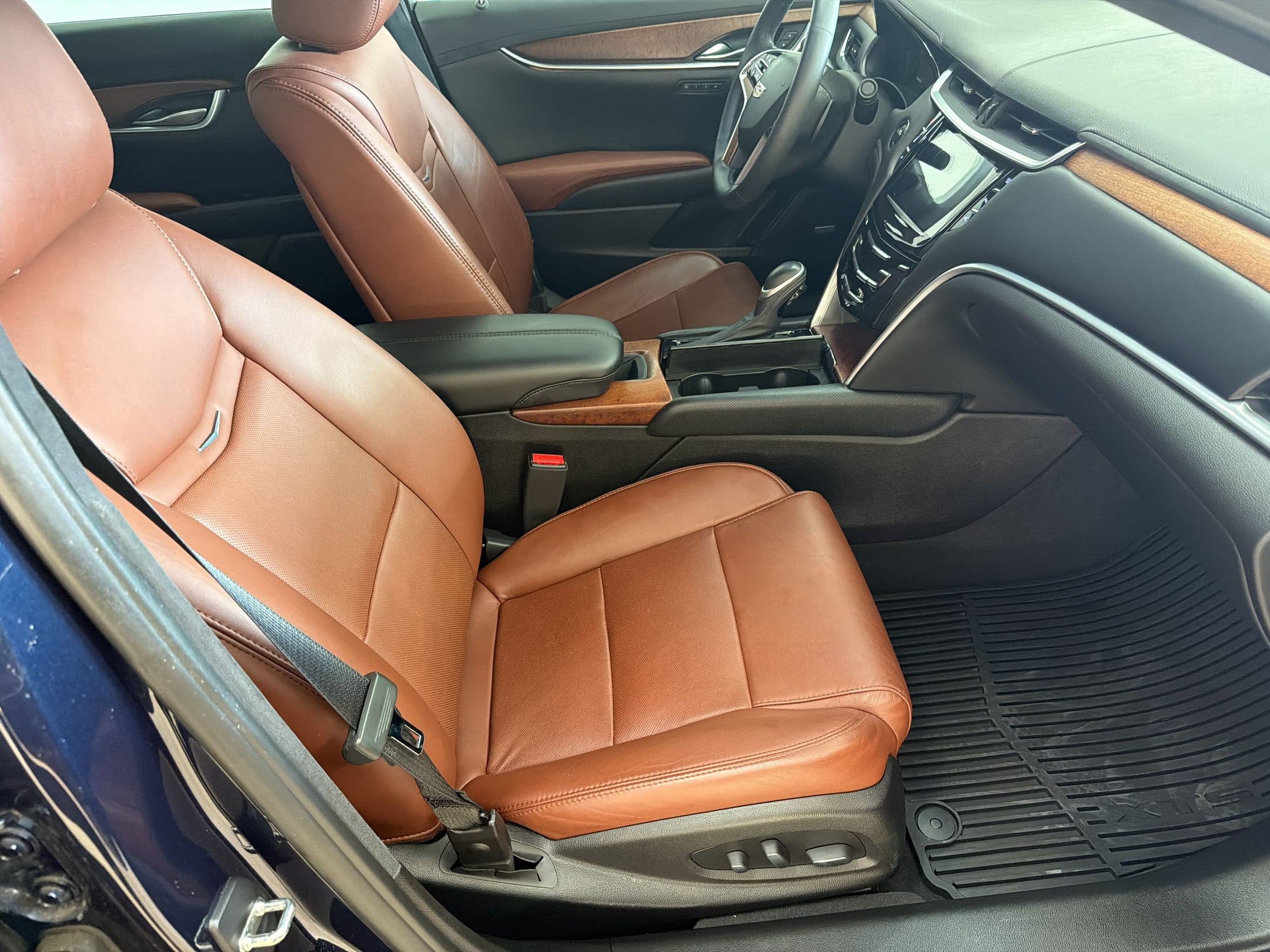 Used 2018 Cadillac XTS Luxury w/ Driver Awareness Package FWD image 29