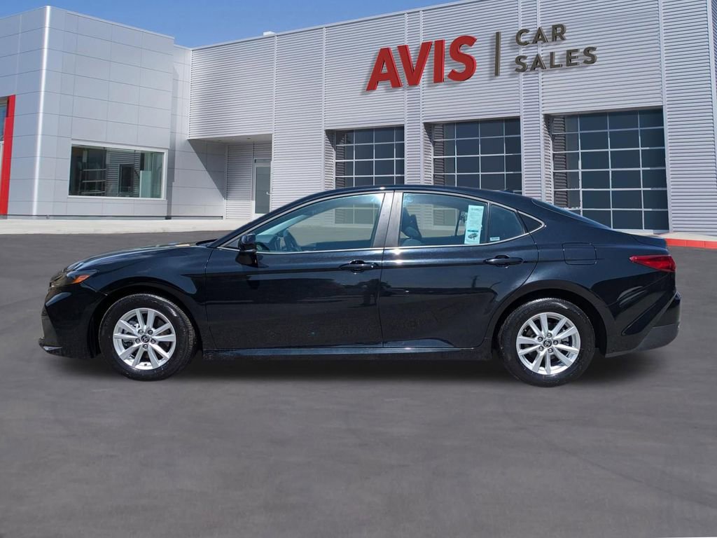 Used 2025 Toyota Camry LE image 10