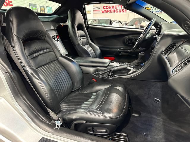 Used 2002 Chevrolet Corvette Convertible w/ Preferred Equipment Group2 RWD image 9