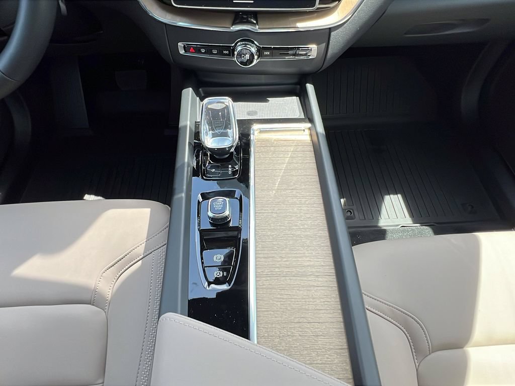 New 2026 Volvo XC60 B5 Plus AWD/4WD image 14
