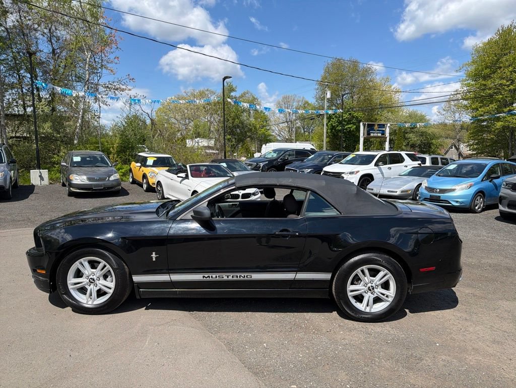 Used 2014 Ford Mustang Convertible RWD image 8