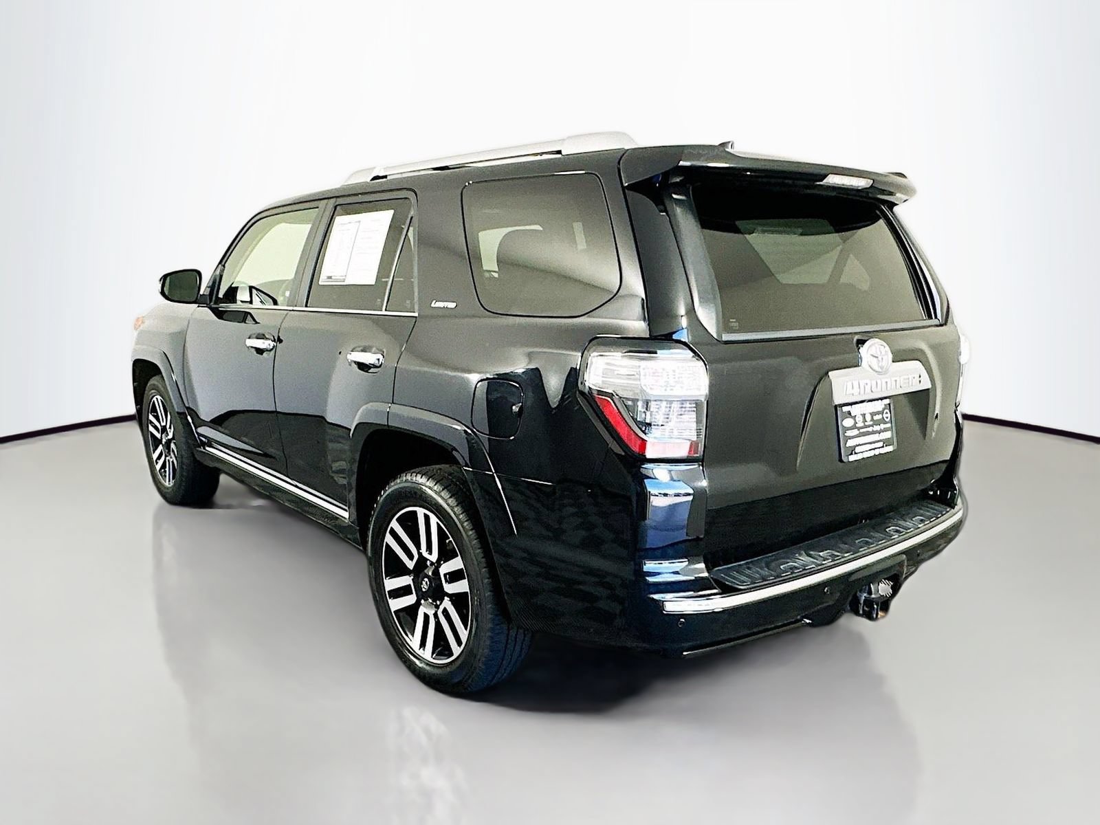Used 2019 Toyota 4Runner Limited AWD/4WD image 5