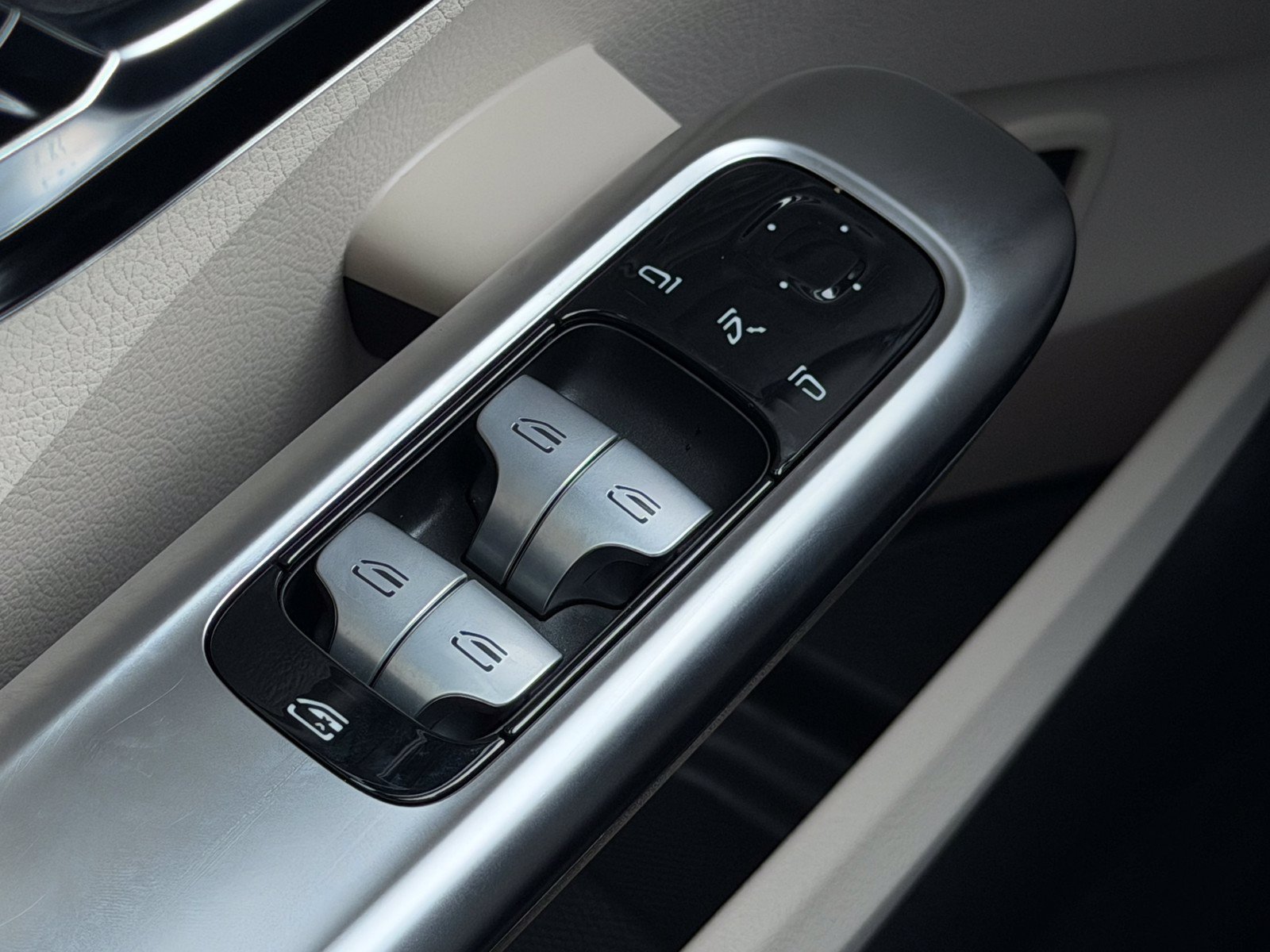Certified 2023 Mercedes-Benz C 300 Sedan image 22