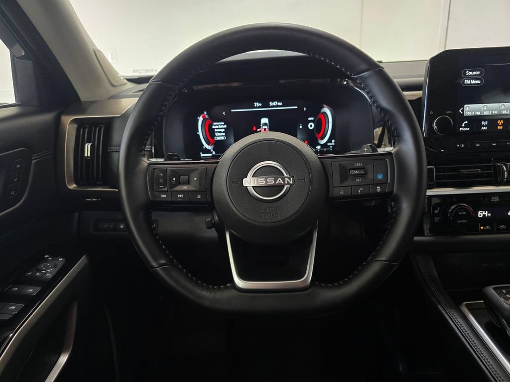 Used 2025 Nissan Pathfinder Platinum AWD/4WD image 10