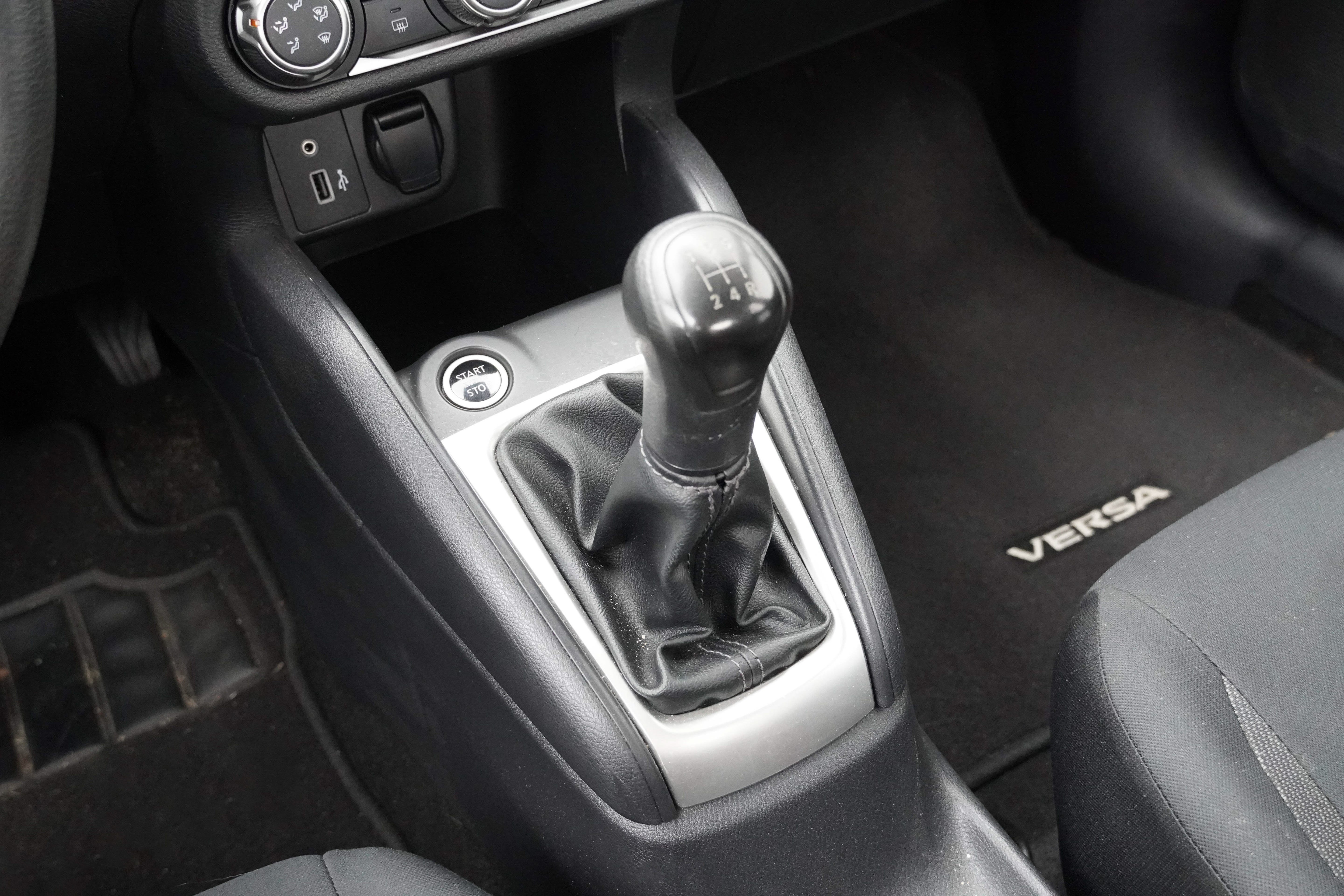 Used 2020 Nissan Versa S FWD image 27