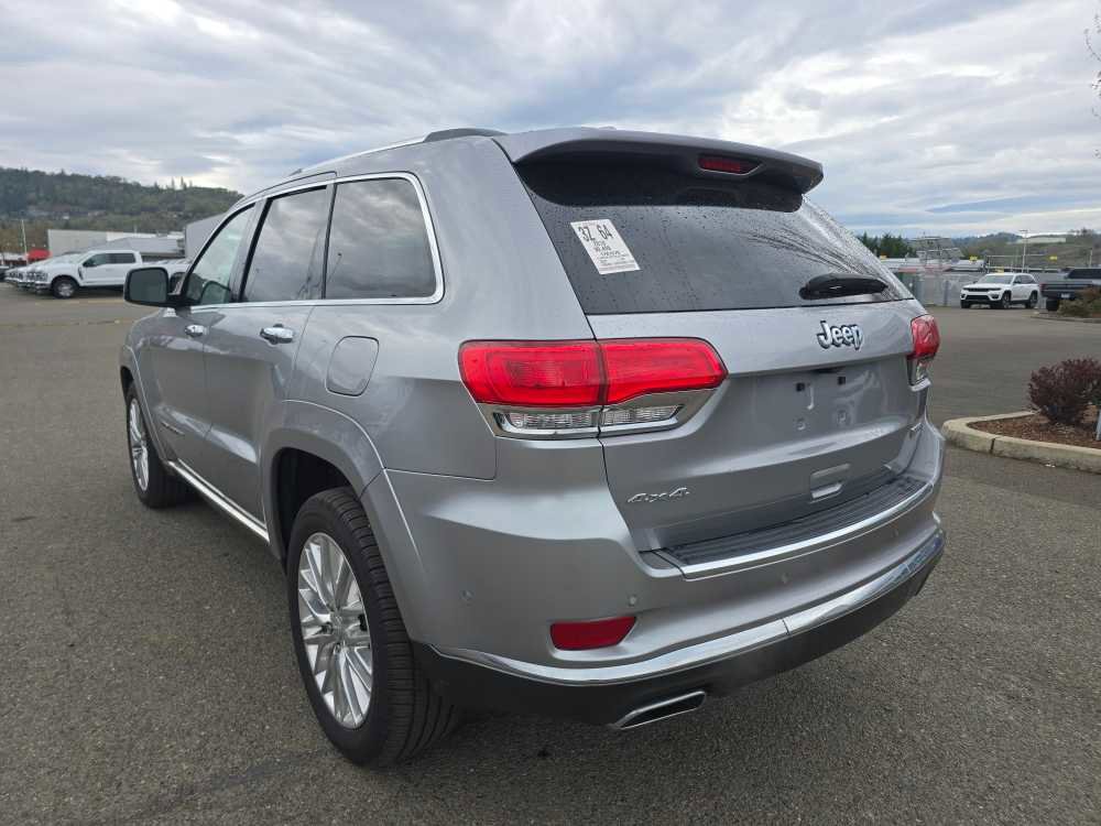 Used 2018 Jeep Grand Cherokee Summit image 2