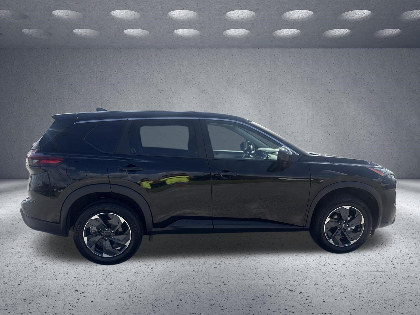 Used 2025 Nissan Rogue SV AWD/4WD image 6