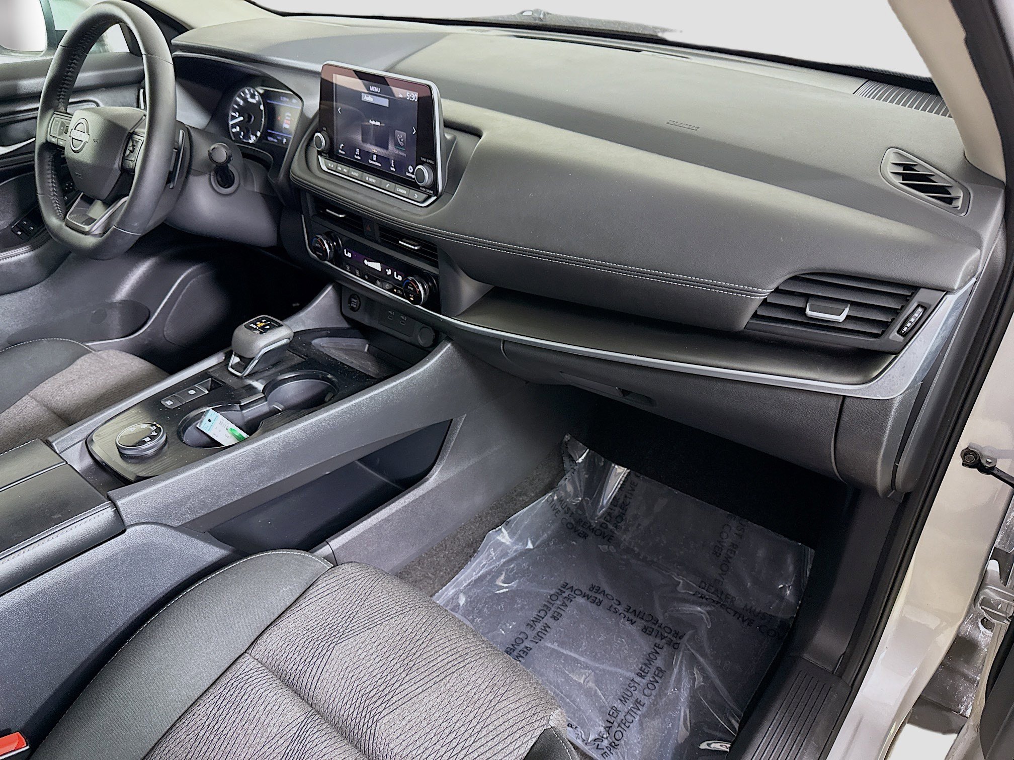 Used 2025 Nissan Rogue SV image 31