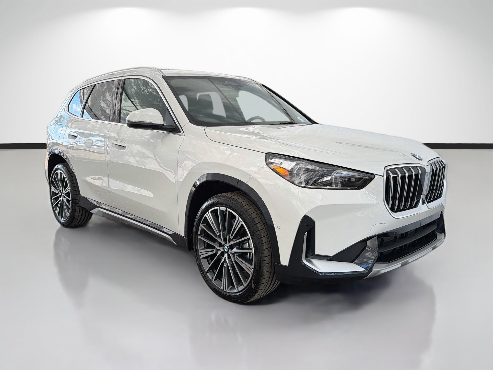 Used 2026 BMW X1 xDrive28i w/ Technology Package AWD/4WD image 1