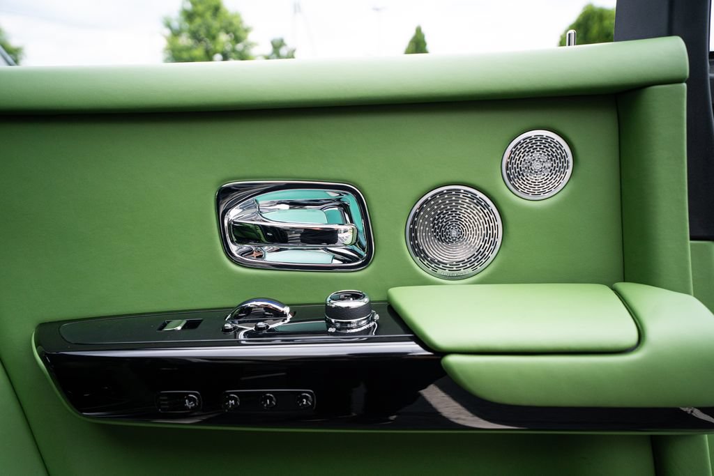Used 2023 Rolls-Royce Phantom Sedan w/ The Phantom Package RWD image 51