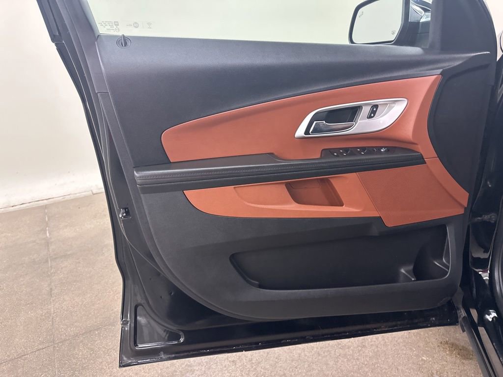 Used 2017 Chevrolet Equinox Premier w/ Enhanced Convenience Package image 31