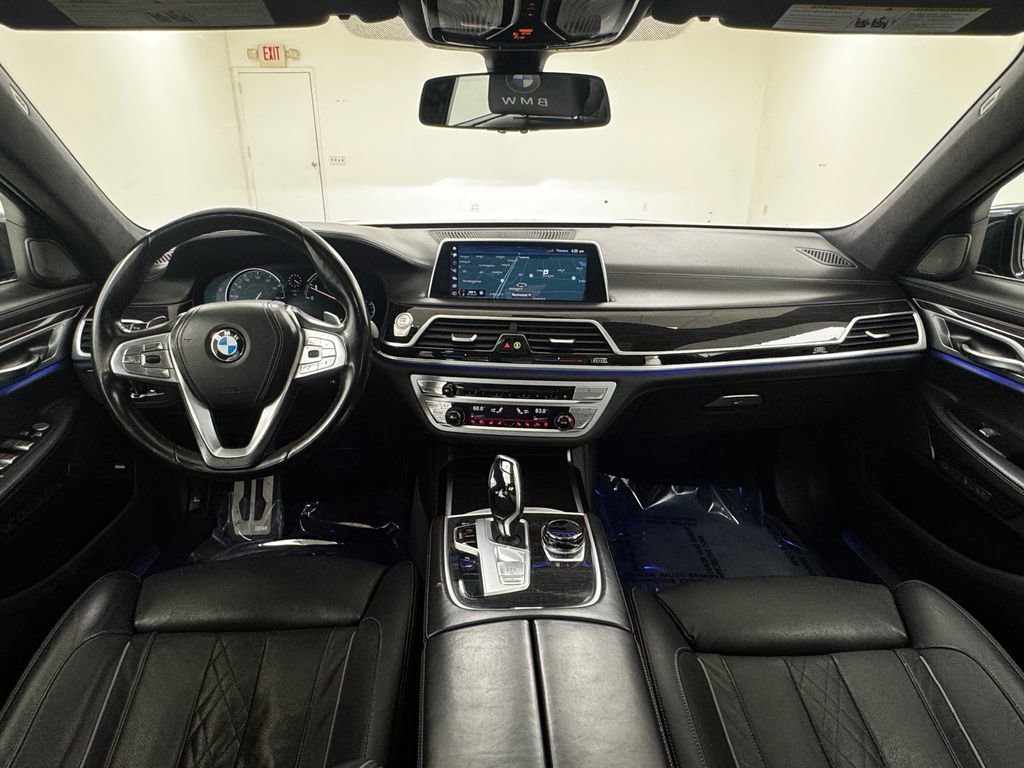 Used 2018 BMW 750i xDrive image 16