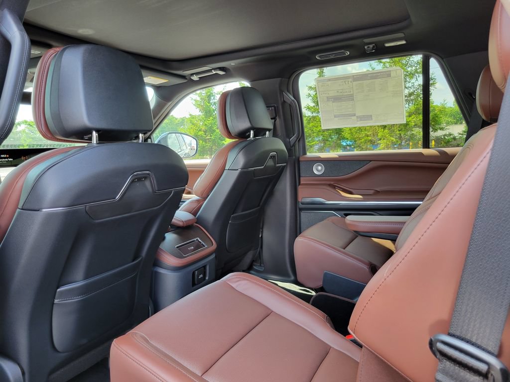 New 2026 Lincoln Navigator Reserve AWD/4WD image 25