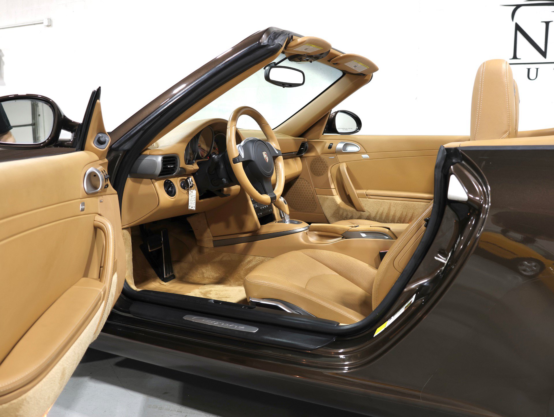 Used 2011 Porsche 911 Cabriolet image 2