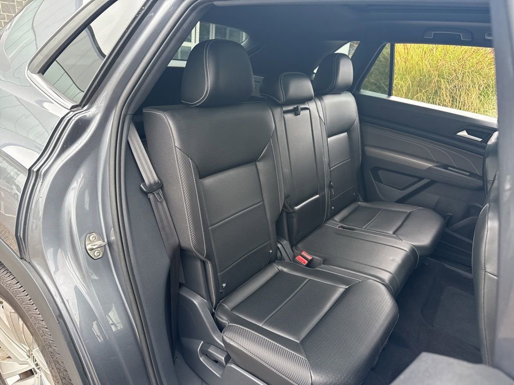 Used 2022 Volkswagen Atlas Cross Sport SE w/ Panoramic Sunroof Package image 29