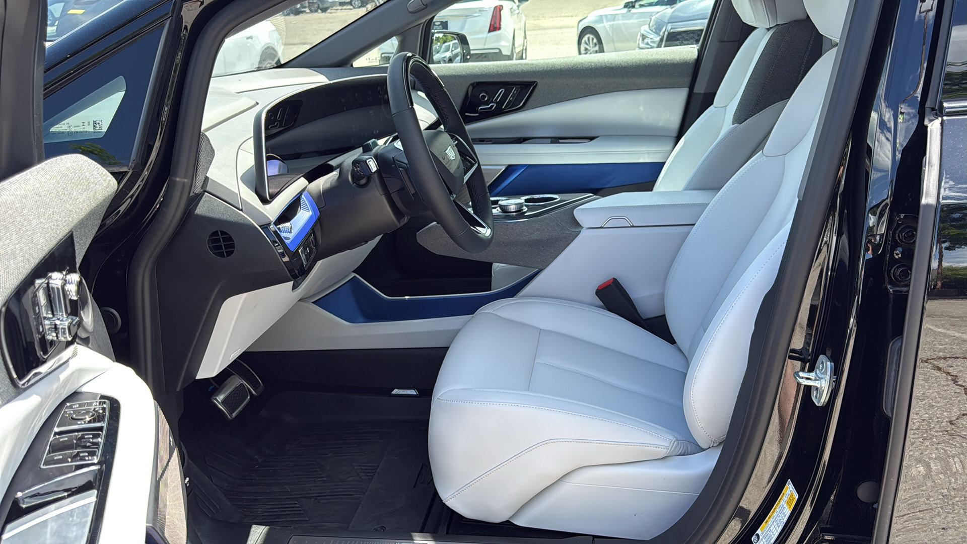 New 2025 Cadillac Optiq Sport 1 w/ LPO, Floor Liner Package AWD/4WD image 8