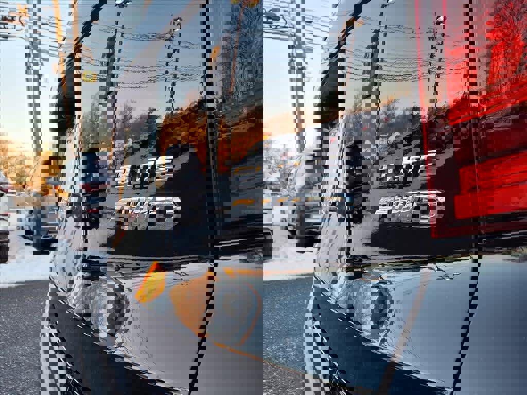 Used 2023 Honda Passport Elite image 7