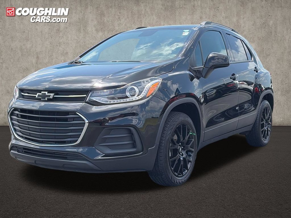 Used 2022 Chevrolet Trax LT w/ Midnight Edition AWD/4WD image 3