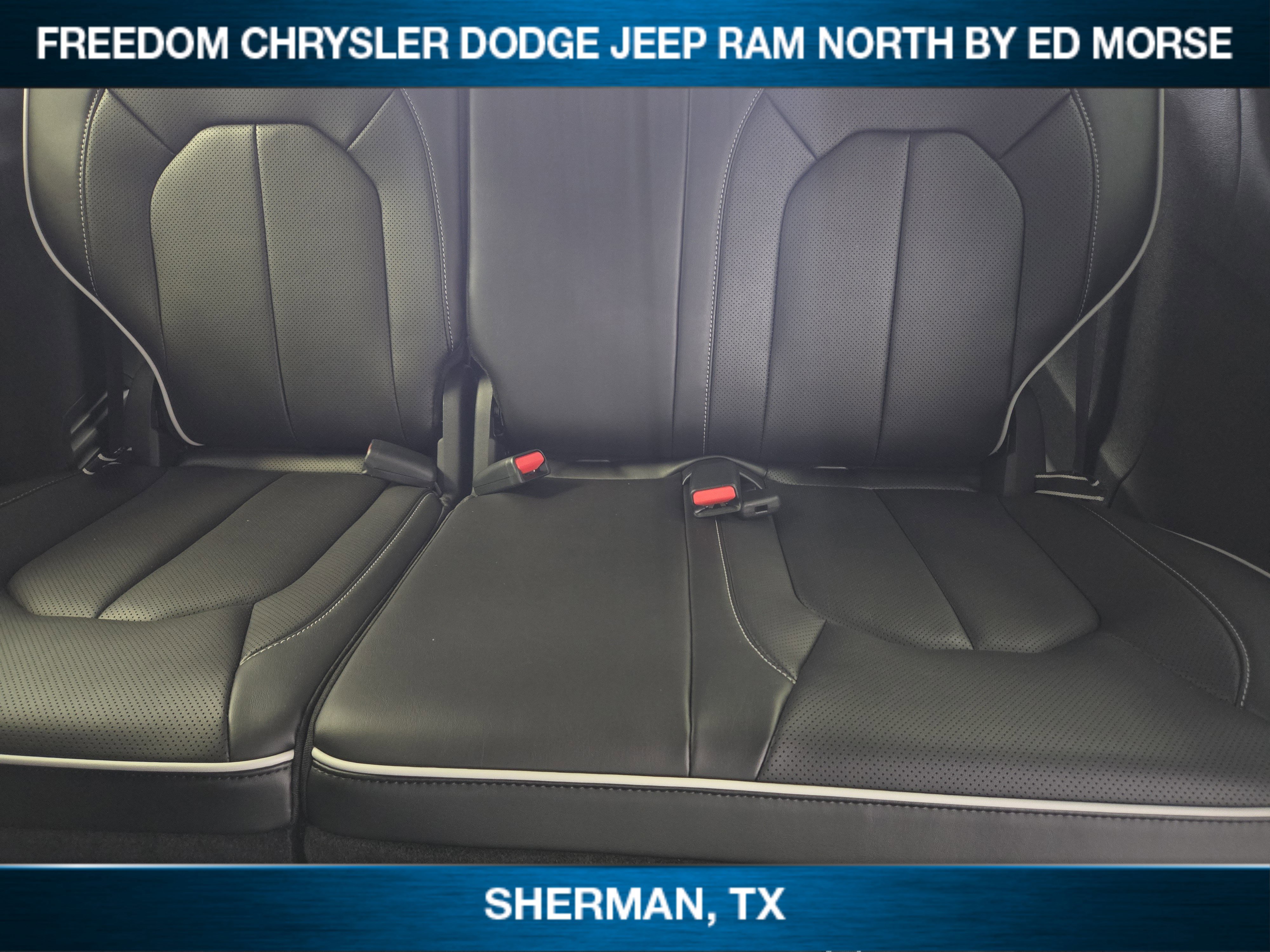 New 2026 Chrysler Pacifica Limited image 22