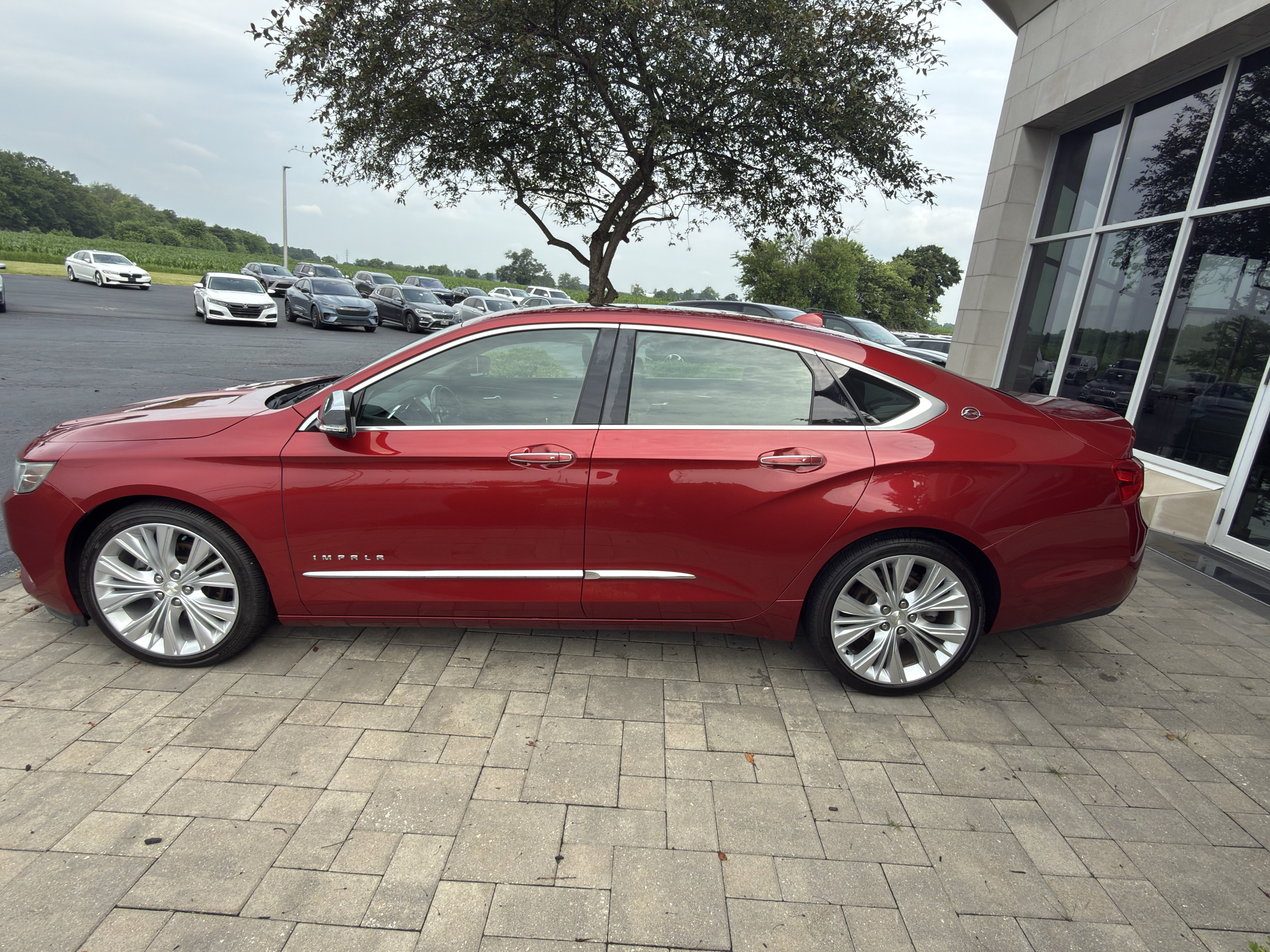 Used 2014 Chevrolet Impala LTZ FWD image 4