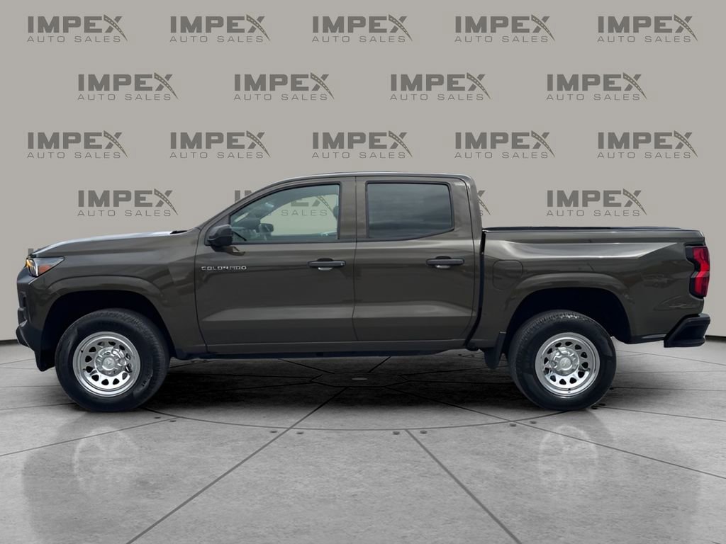 Used 2023 Chevrolet Colorado W/T RWD image 2