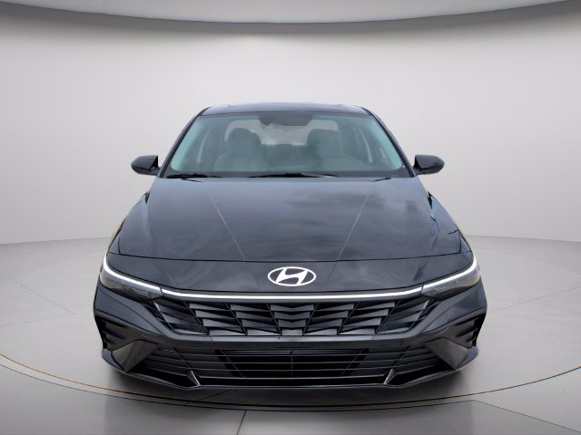 New 2026 Hyundai Elantra SEL Sport FWD image 3