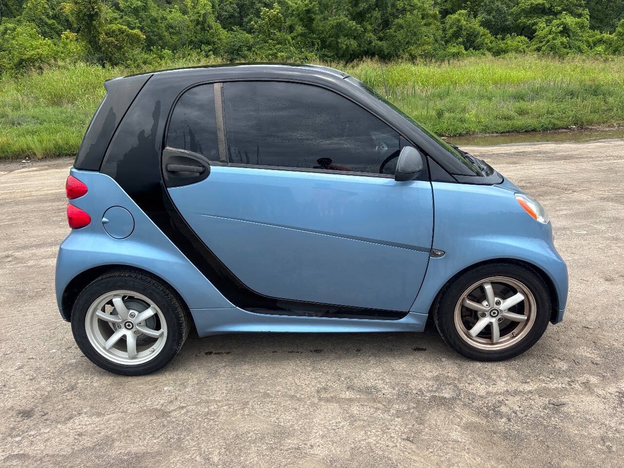 Used 2015 smart fortwo passion RWD image 6