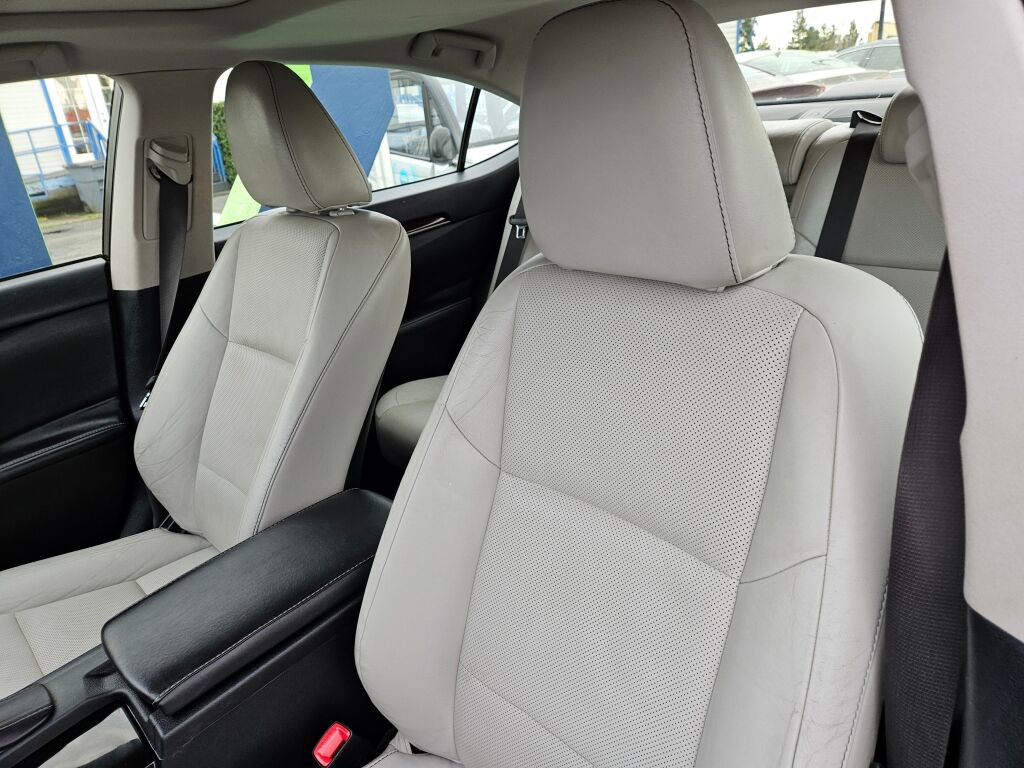 Used 2013 Lexus ES 350 w/ Luxury Pkg image 10