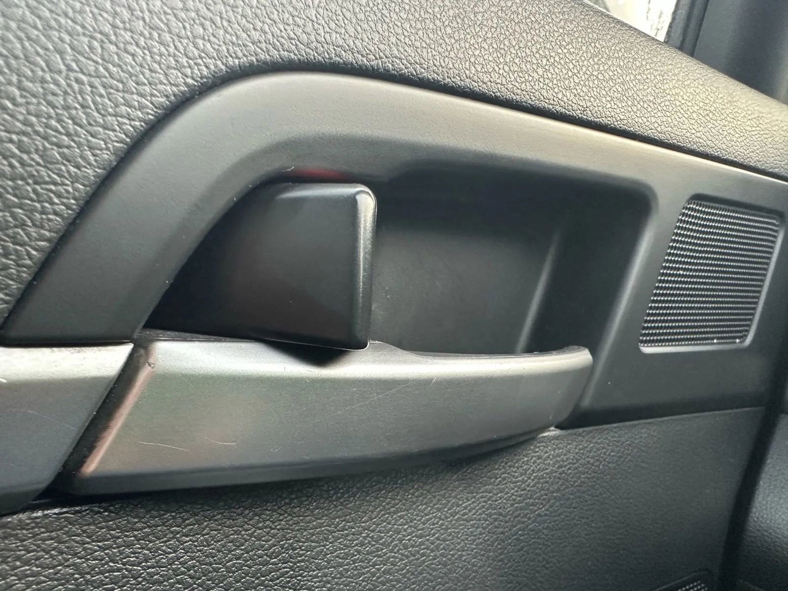 Used 2020 Hyundai Elantra SE w/ Cargo Package (C1) image 22