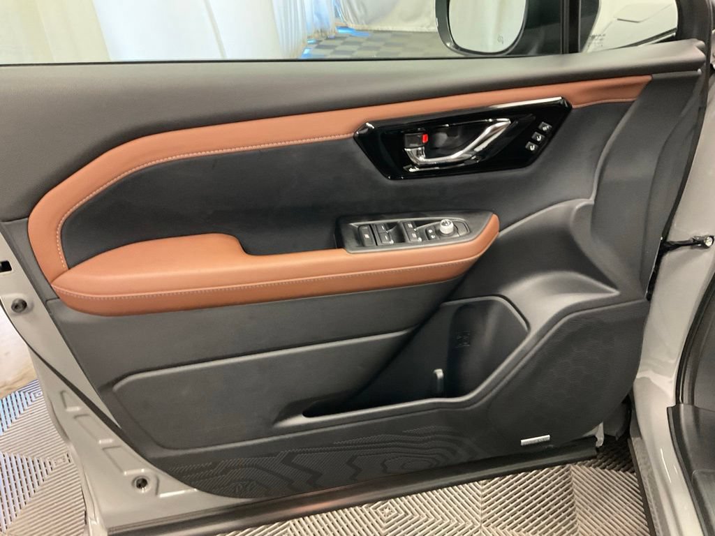 New 2026 Subaru Forester Touring AWD/4WD image 10