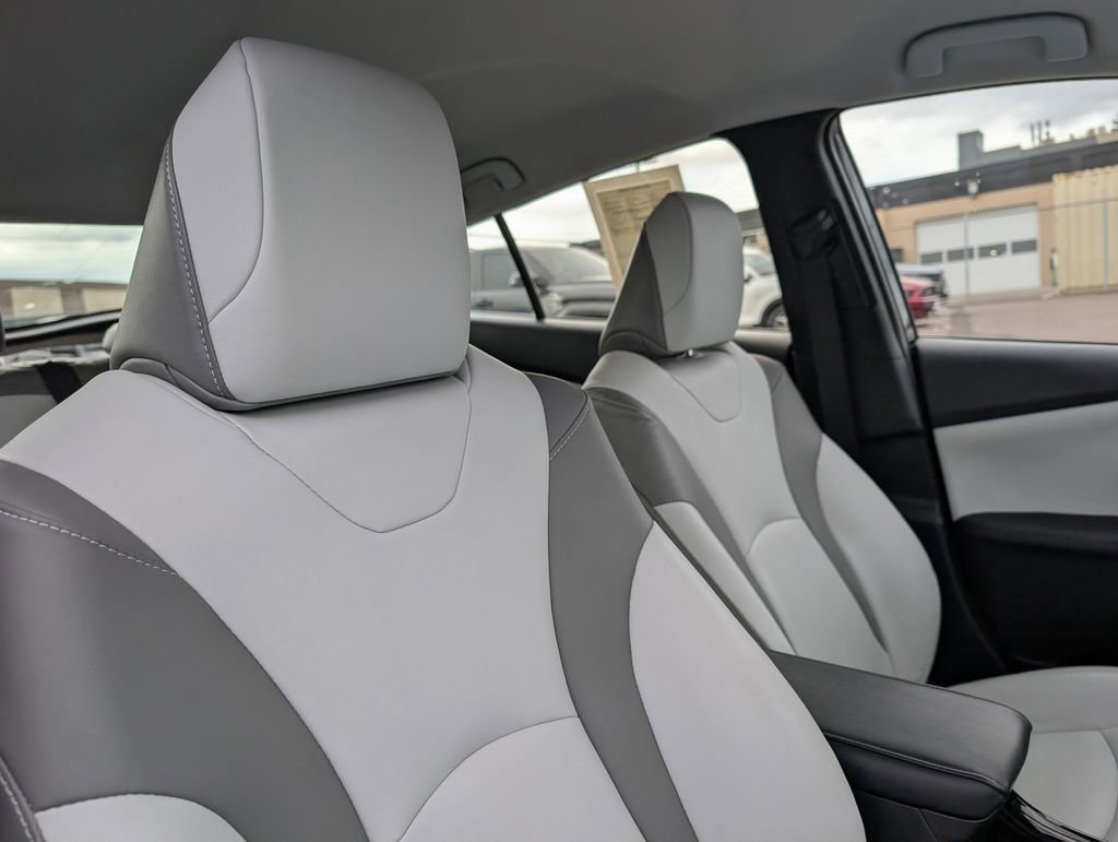 Used 2021 Toyota Prius Prime XLE w/ Carpet Mat Package (TMS) image 16