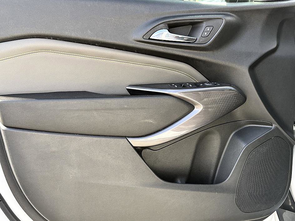 Used 2024 Chevrolet Trax ACTIV w/ Driver Confidence Package image 14