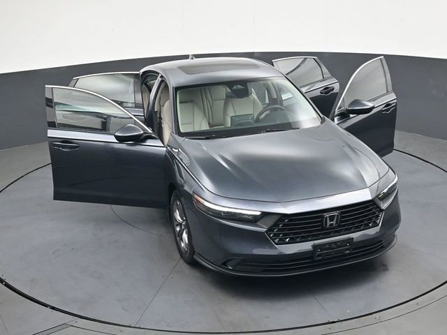 Used 2024 Honda Accord EX image 38