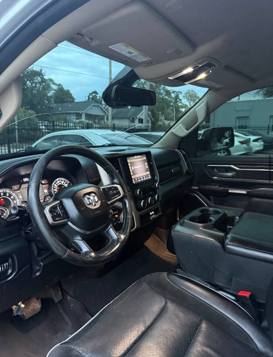 Used 2019 RAM 1500 Laramie image 11