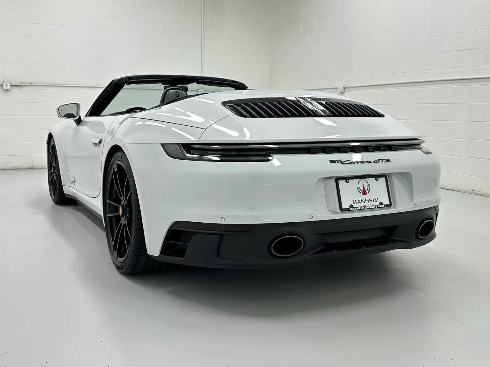 Used 2022 Porsche 911 Carrera GTS w/ Premium Package RWD image 8