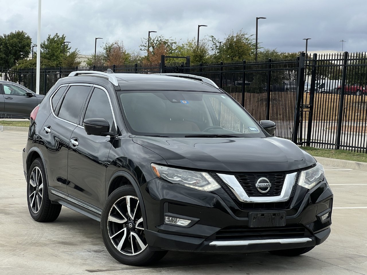 Used 2018 Nissan Rogue SL w/ Premium Package