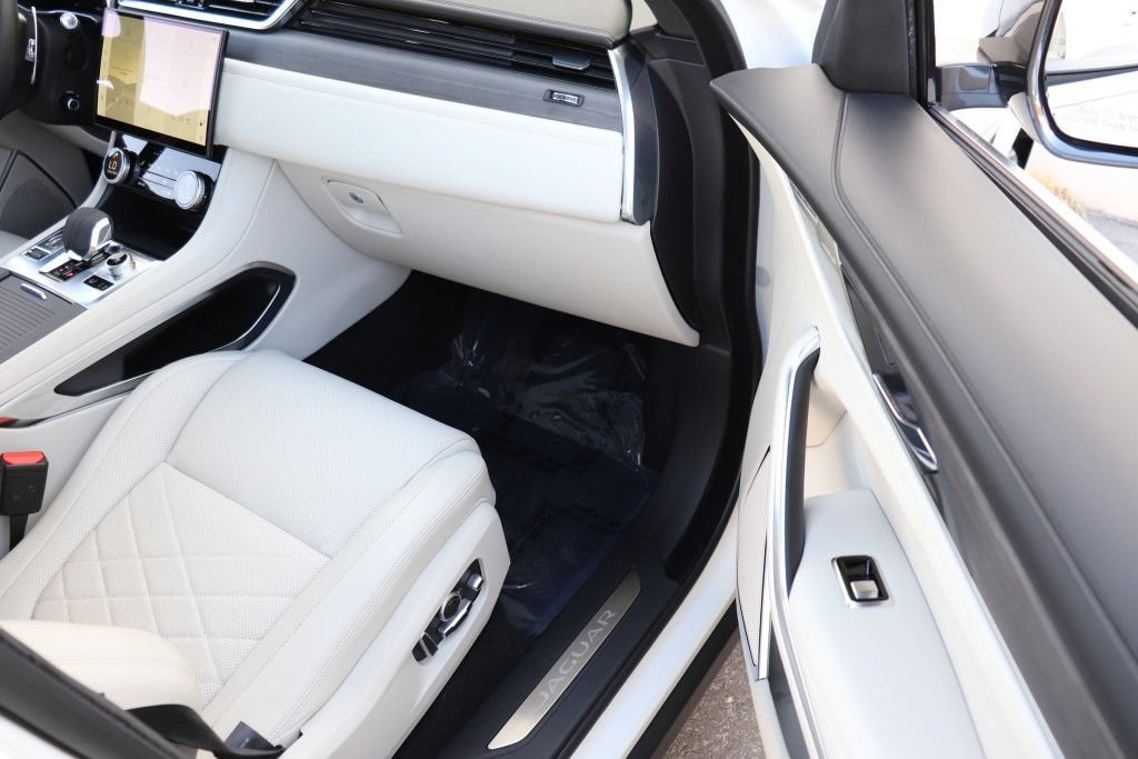 Used 2021 Jaguar F-PACE S AWD/4WD image 30