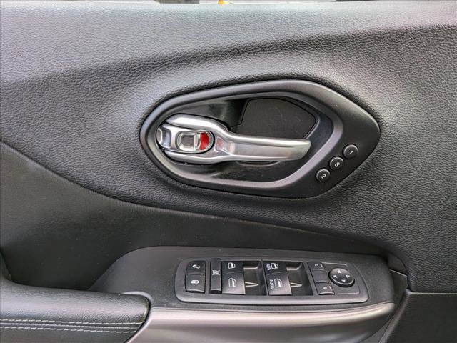 Used 2019 Jeep Cherokee Limited w/ Technology Group image 15