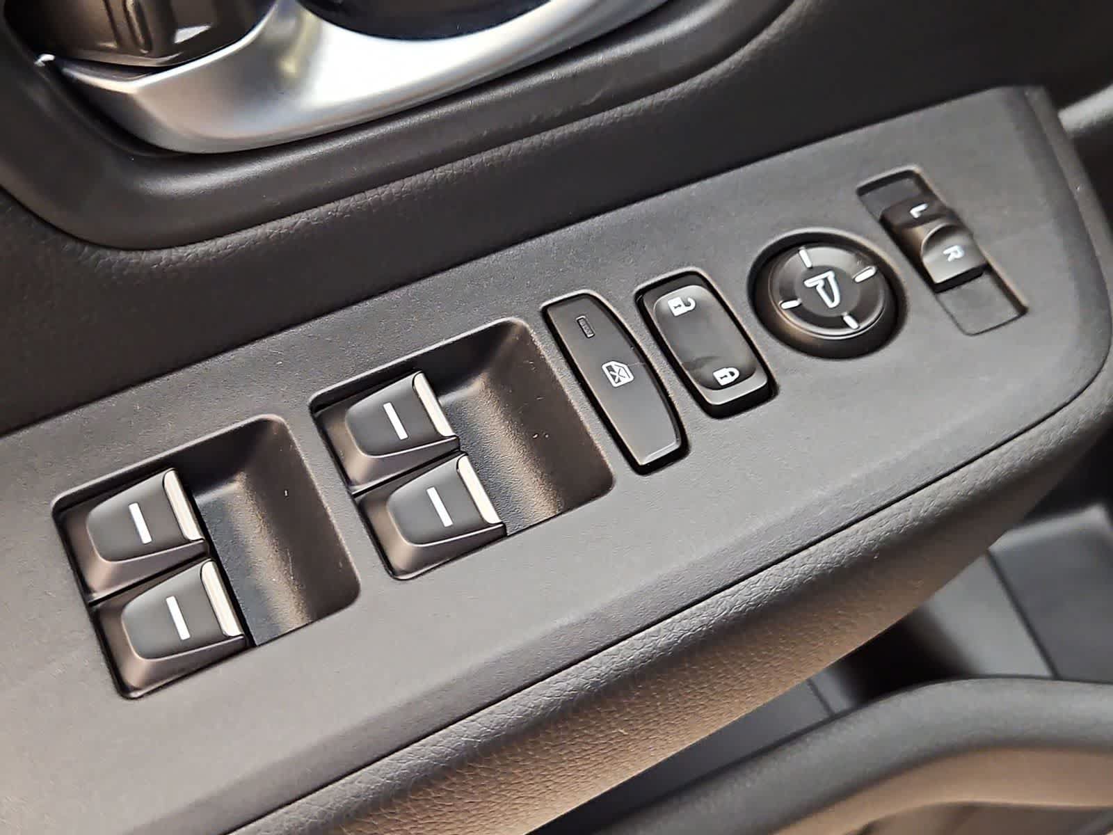 Certified 2025 Honda Pilot Touring image 18