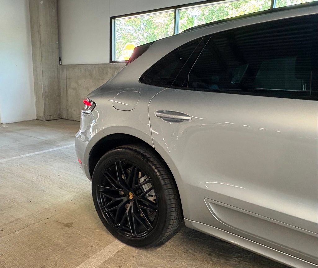 Used 2020 Porsche Macan Turbo AWD/4WD image 11