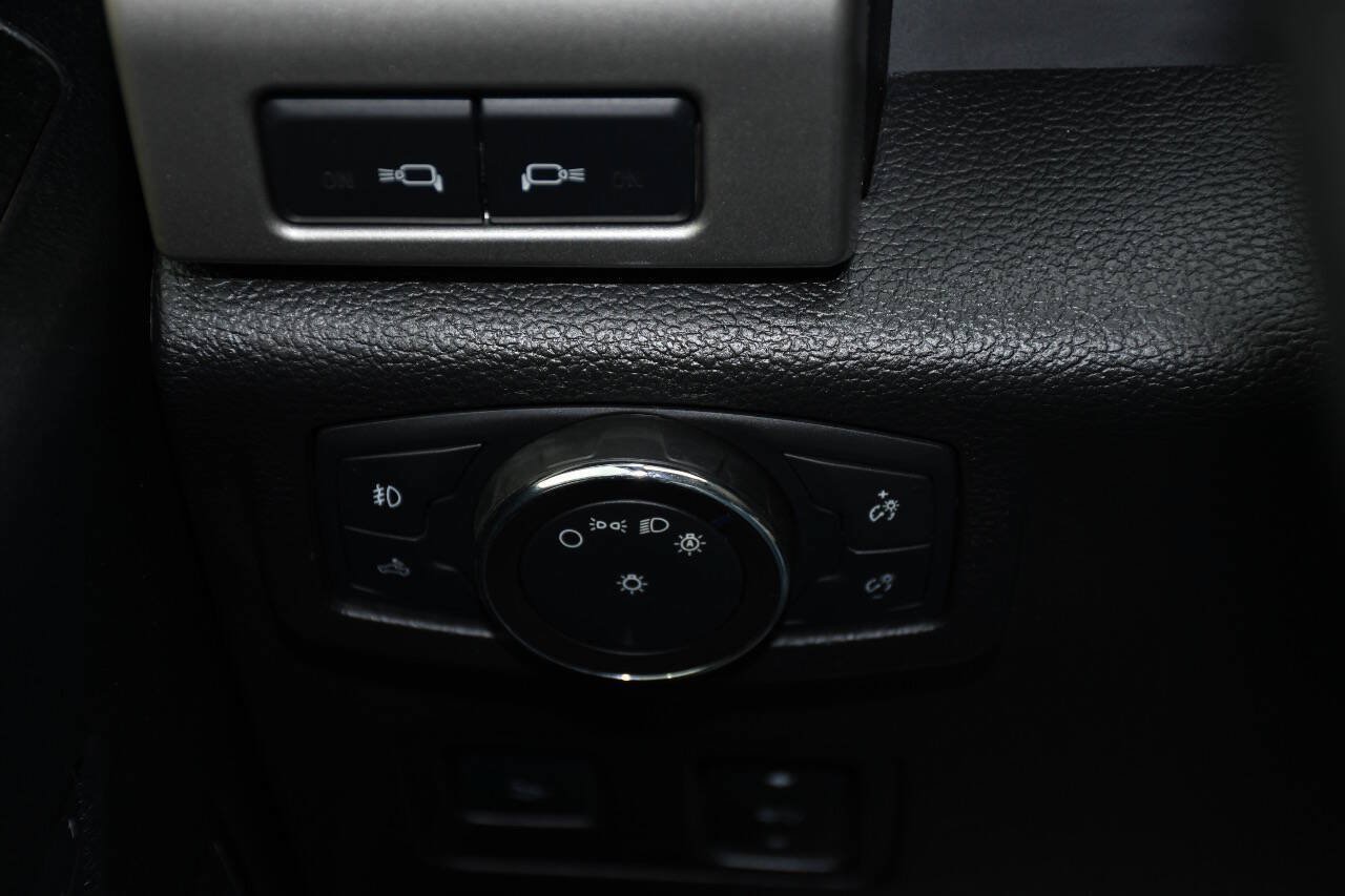 Used 2019 Ford F250 Lariat w/ Lariat Ultimate Package AWD/4WD image 27