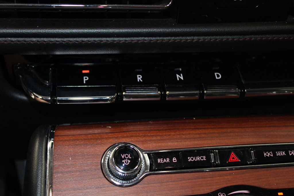 Used 2023 Lincoln Aviator Reserve w/ Jet Appearance Package image 32