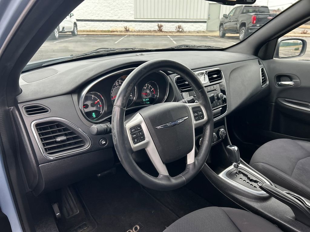 Used 2014 Chrysler 200 Touring image 11