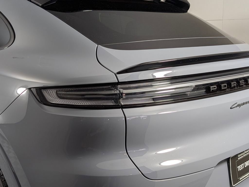 New 2026 Porsche Cayenne GTS image 16