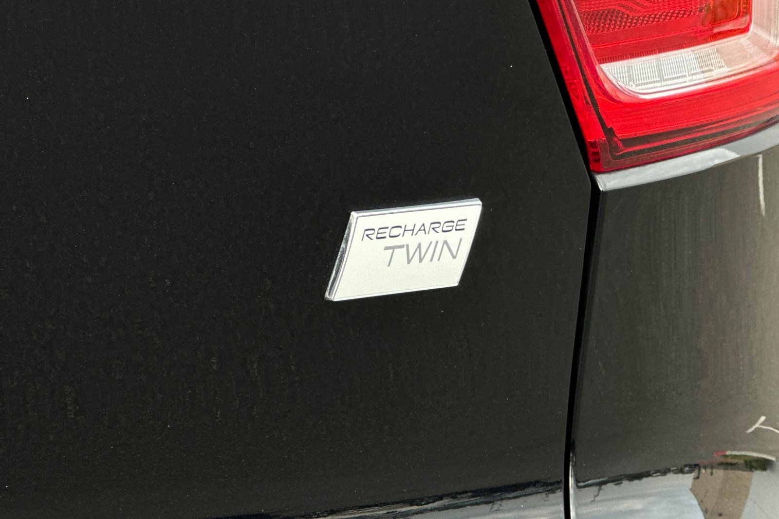 Used 2023 Volvo XC40 Recharge Ultimate w/ Protection Package Premier image 33