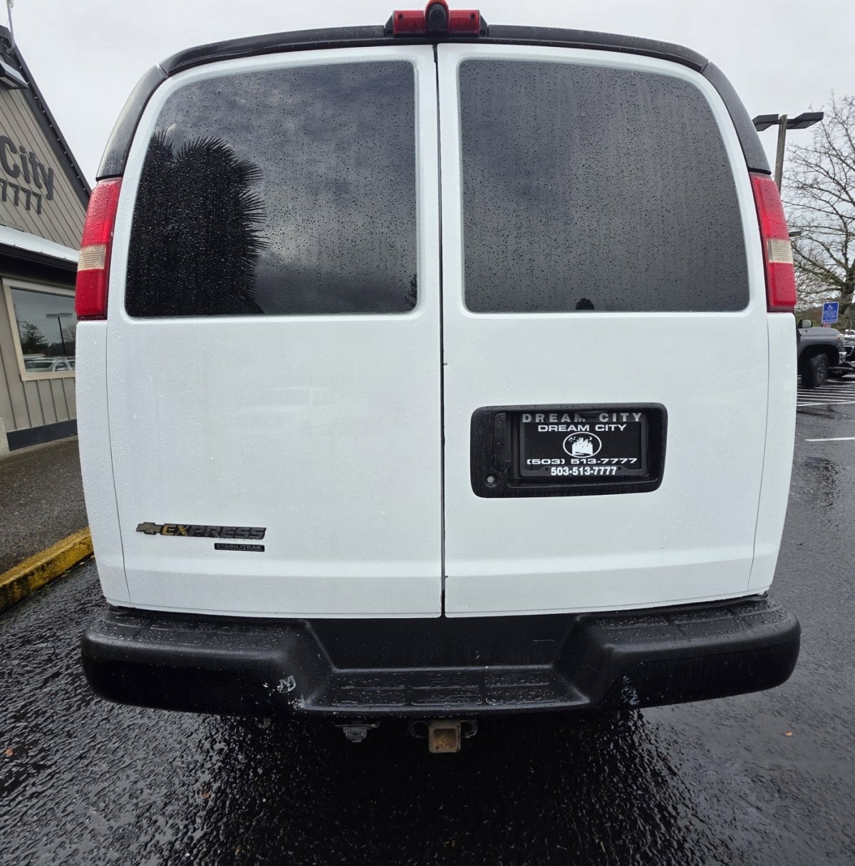 Used 2014 Chevrolet Express 2500 Extended RWD image 6